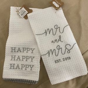 NWT Mudpie hand towels